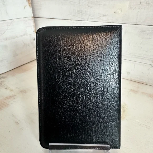 Chanel VINTAGE NEVER USED Black Caviar Leather Card Holder - Picture 2 of 9